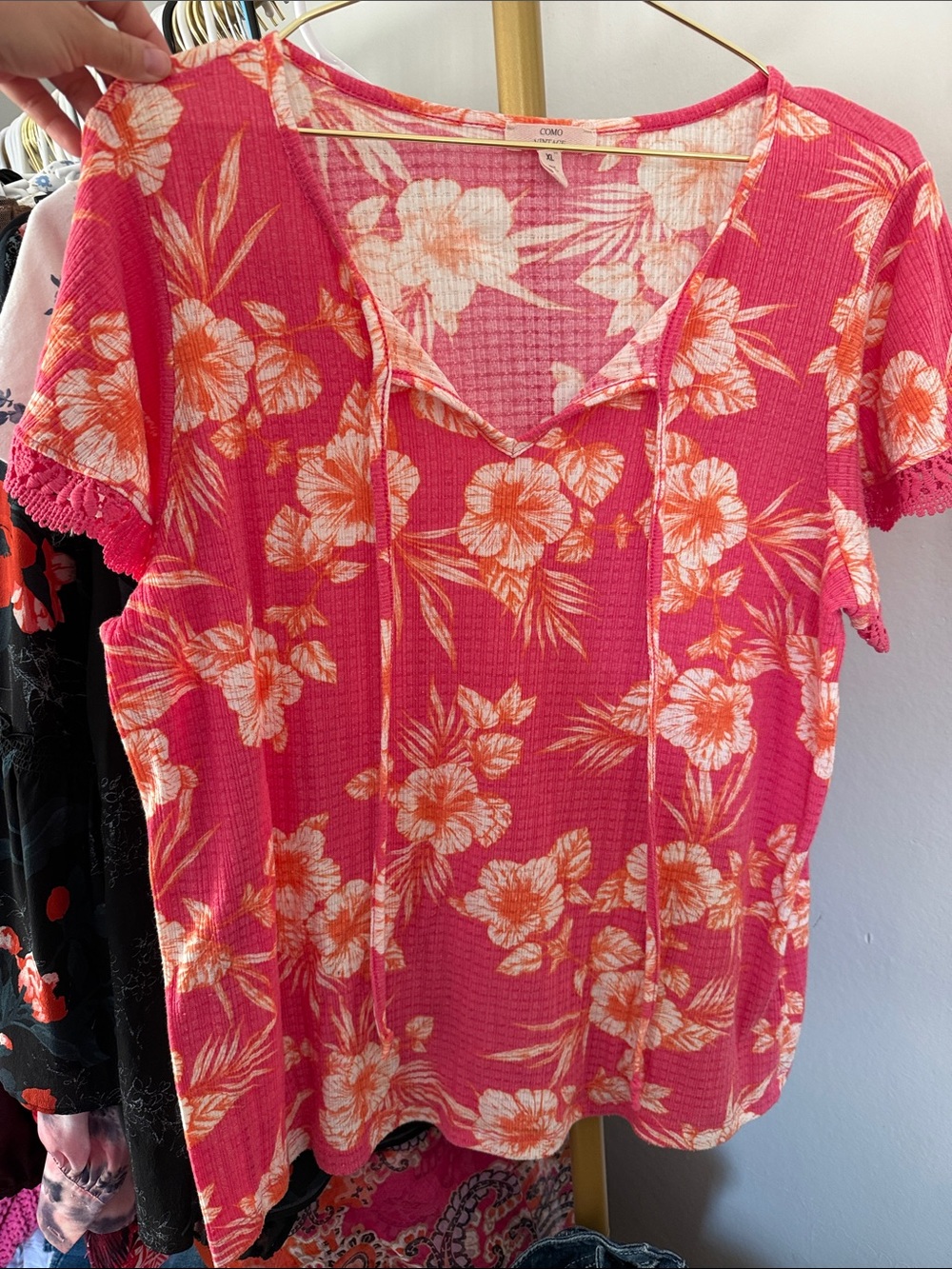 Como Vintage Pink and White Floral Top